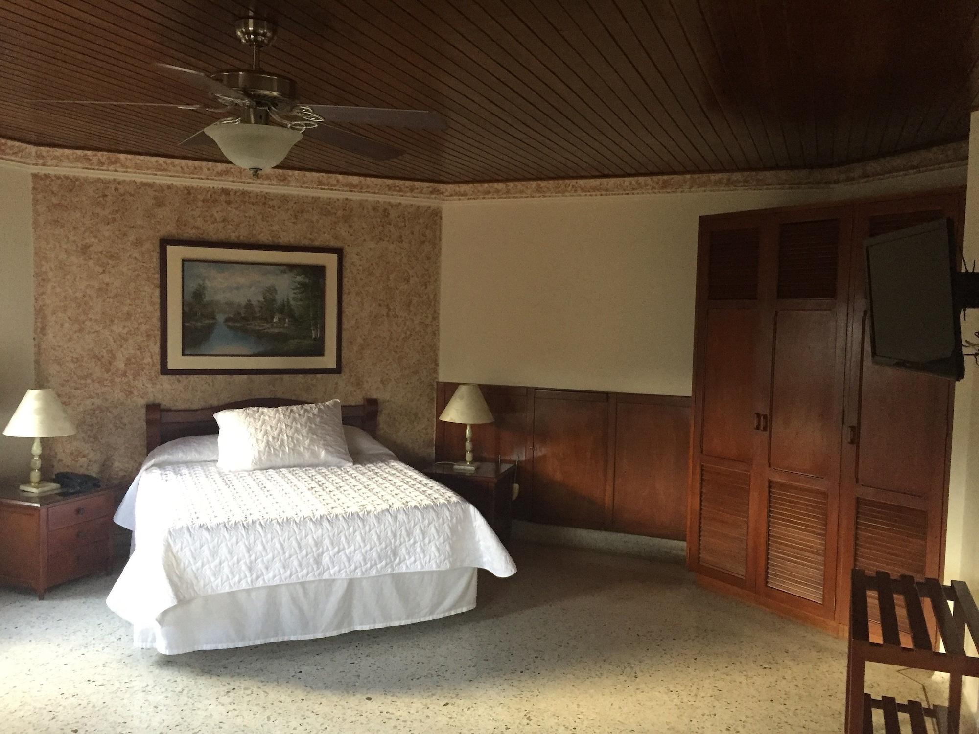 Hotel Stein Colonial Кали Экстерьер фото